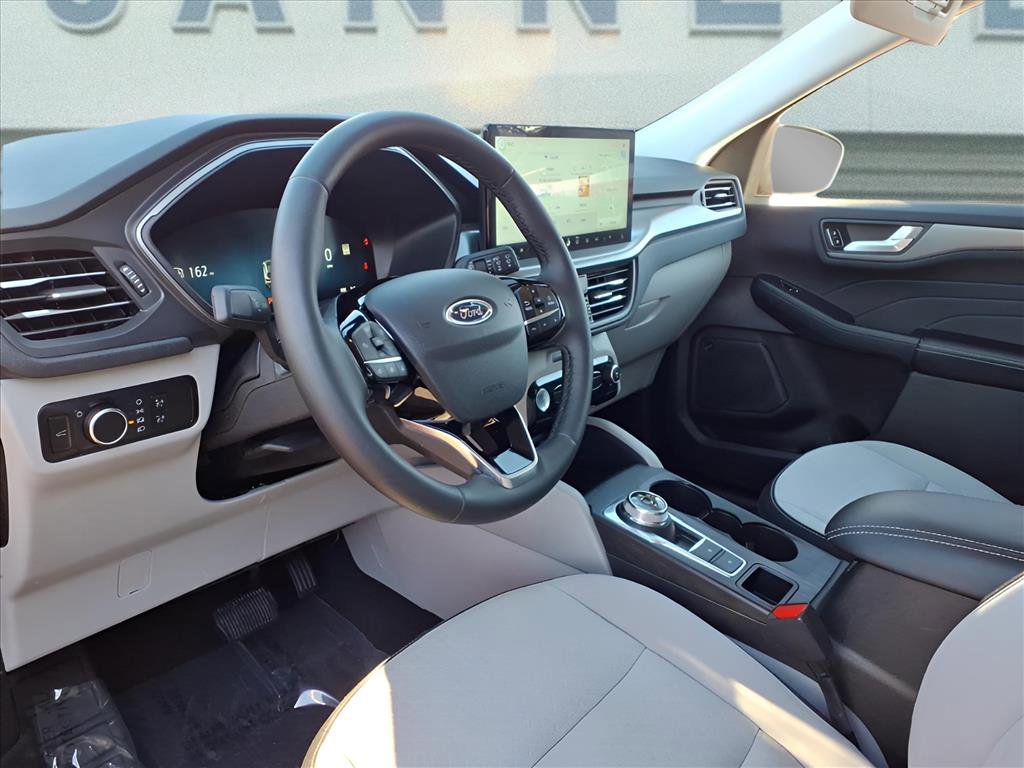 Used 2025 Ford Escape Active w/ Active Premium Tech Pack image 20
