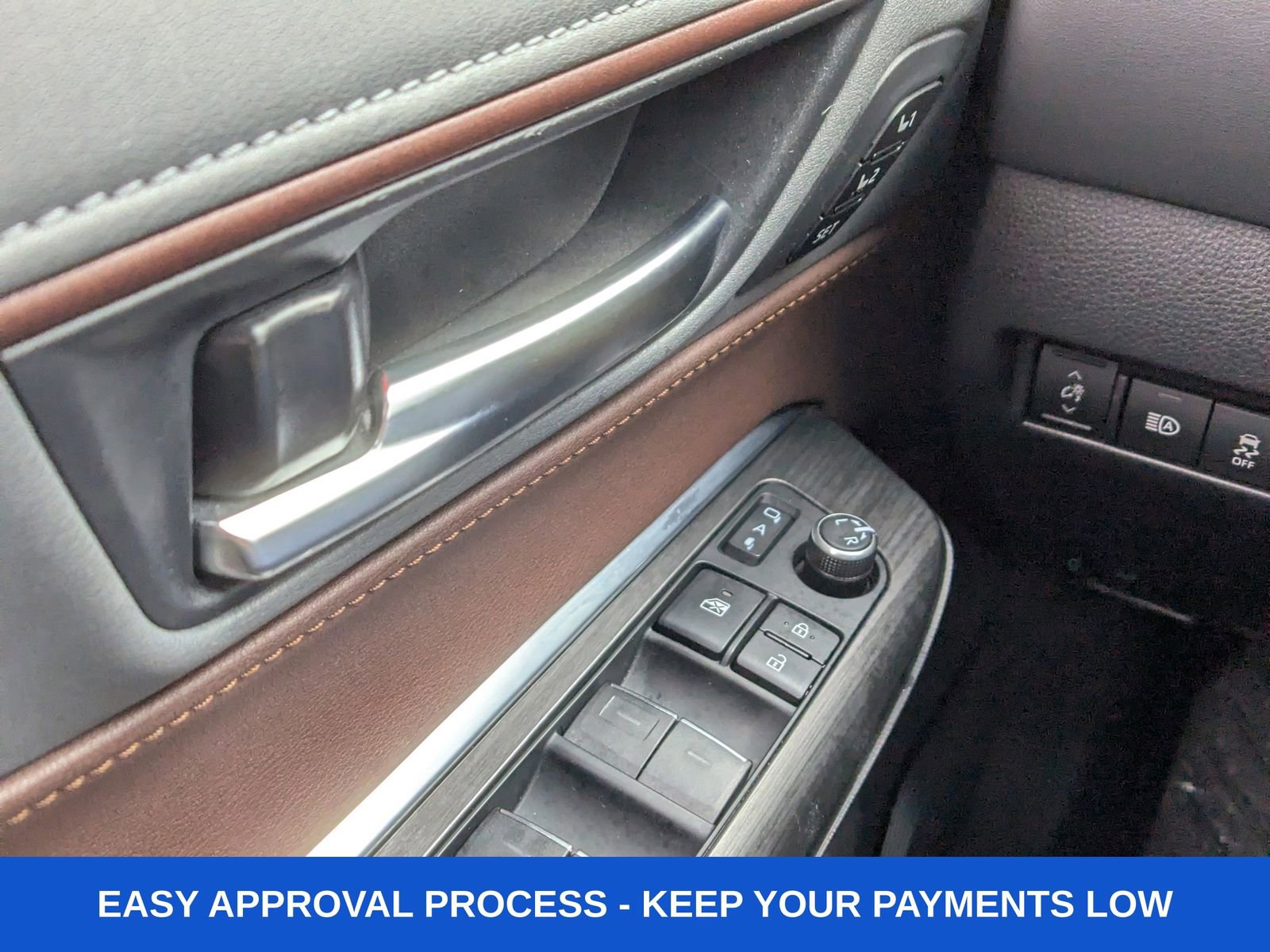 Used 2023 Toyota Venza XLE AWD/4WD image 34