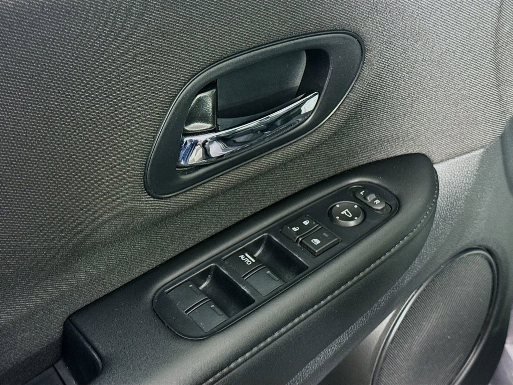 Used 2019 Honda HR-V Sport image 17