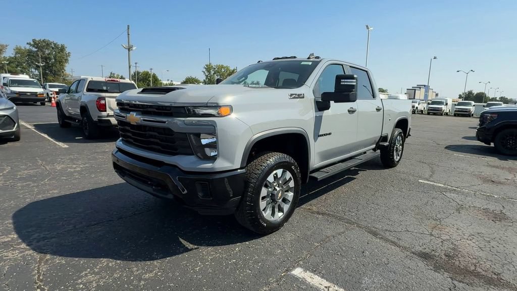 Used 2025 Chevrolet Silverado 2500 Custom w/ Custom Value Package AWD/4WD image 4