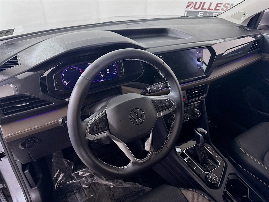 Used 2022 Volkswagen Taos SEL image 9