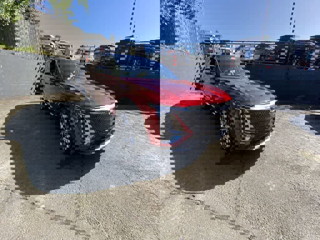 Certified 2025 Cadillac Lyriq Luxury w/ Nappa Leather Package AWD/4WD image 8