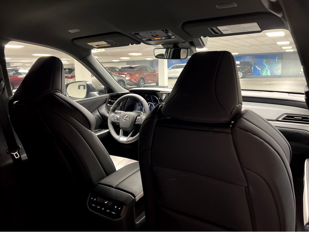 New 2026 Lexus TX 500h AWD image 21