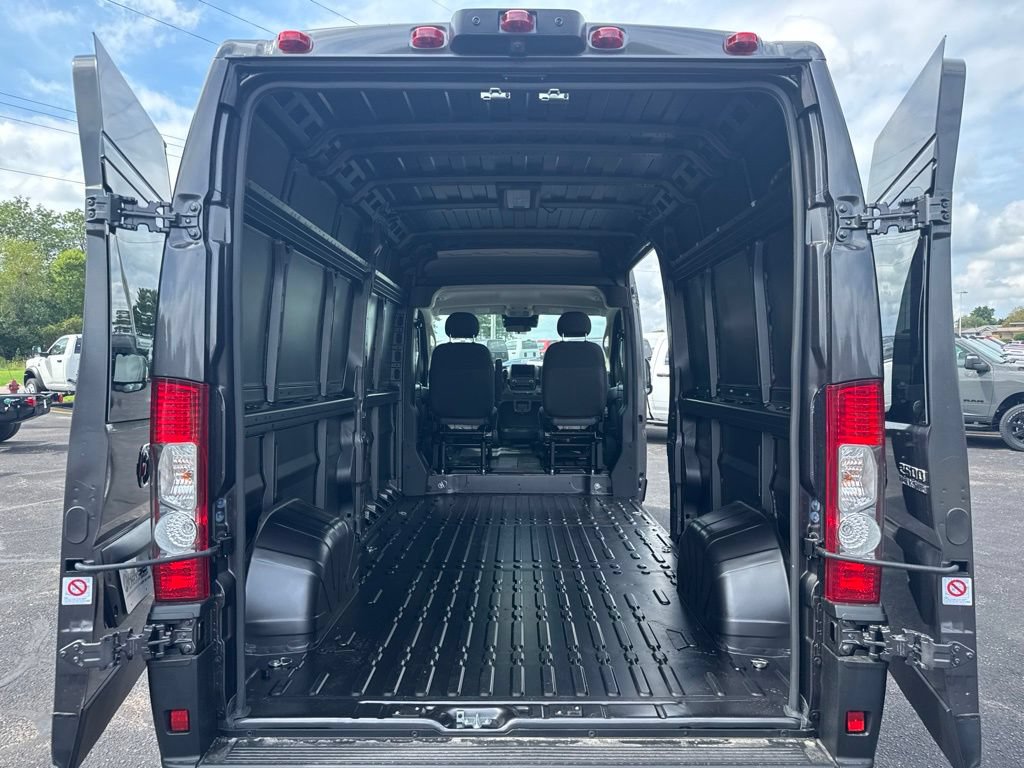 New 2026 RAM ProMaster 2500 w/ Convenience Group FWD image 7