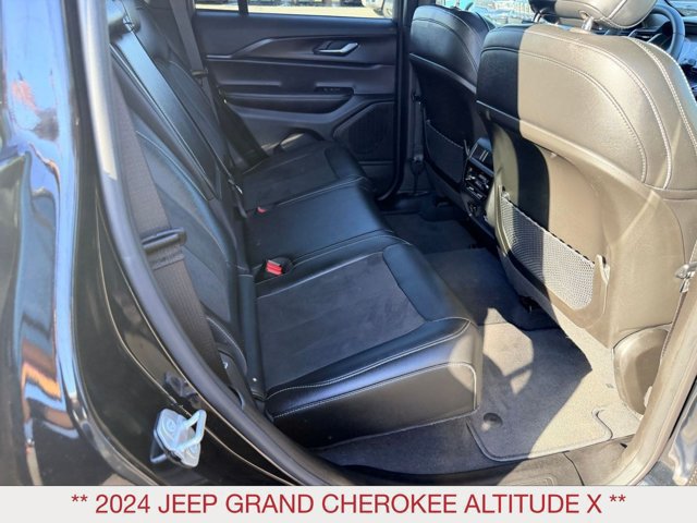 Certified 2024 Jeep Grand Cherokee Altitude AWD/4WD image 11