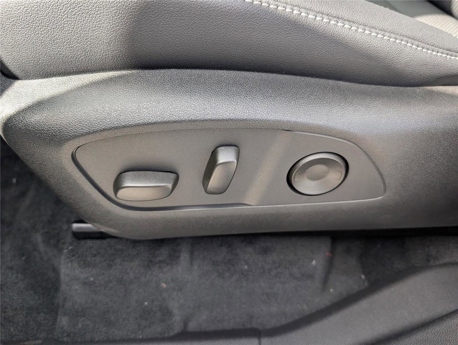 New 2026 Chevrolet Traverse LT w/ Midnight/Sport Edition image 19