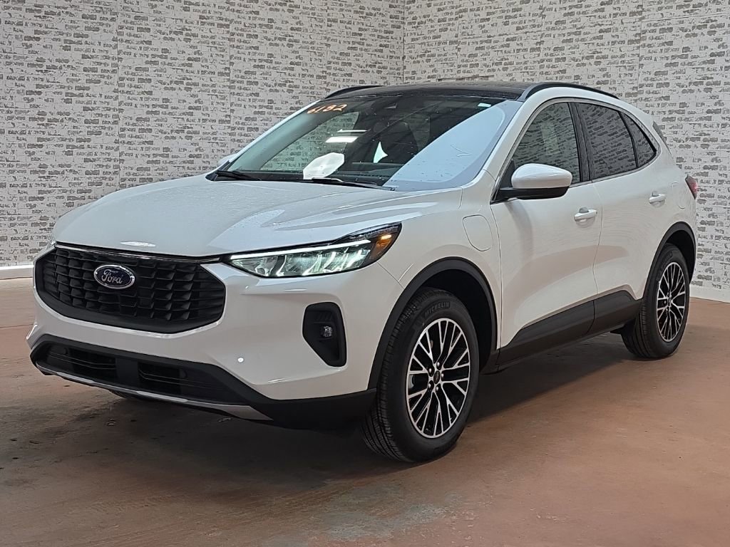 New 2026 Ford Escape SE w/ Class II Trailer Tow Package FWD image 3