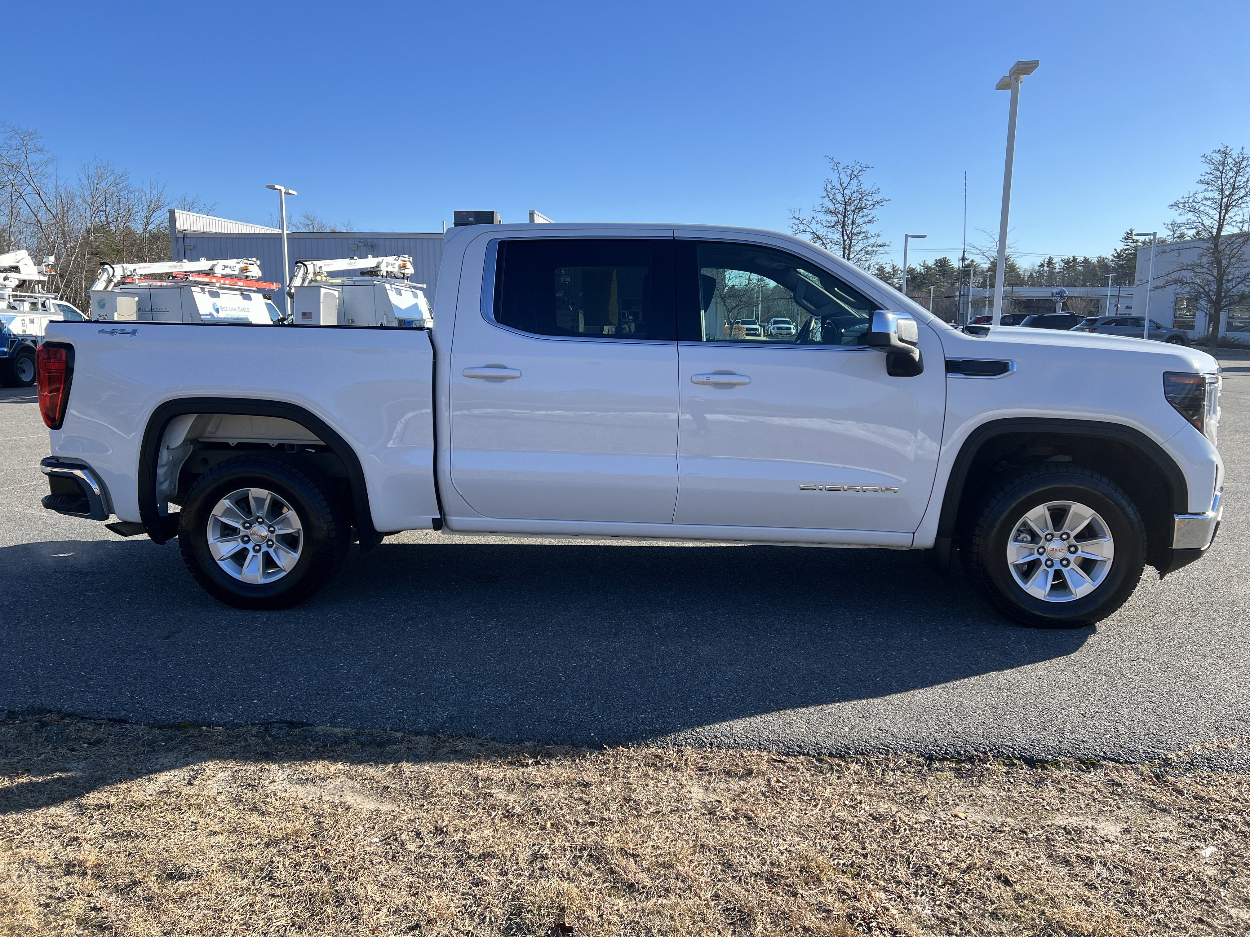 Used 2024 GMC Sierra 1500 SLE image 4