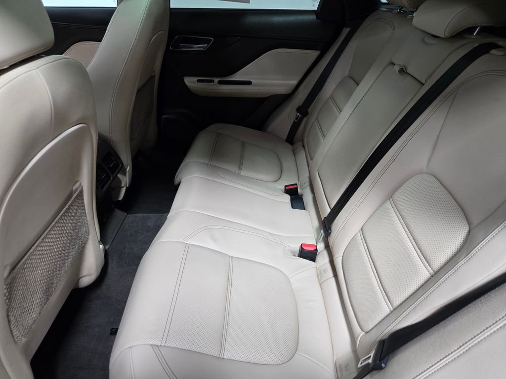 Used 2020 Jaguar F-PACE Prestige AWD/4WD image 32