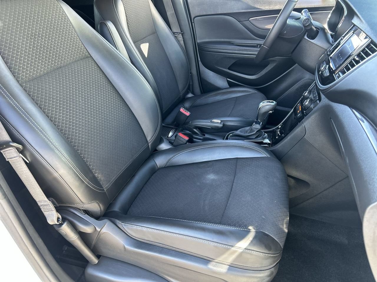 Used 2022 Buick Encore Preferred w/ Safety Package FWD image 9
