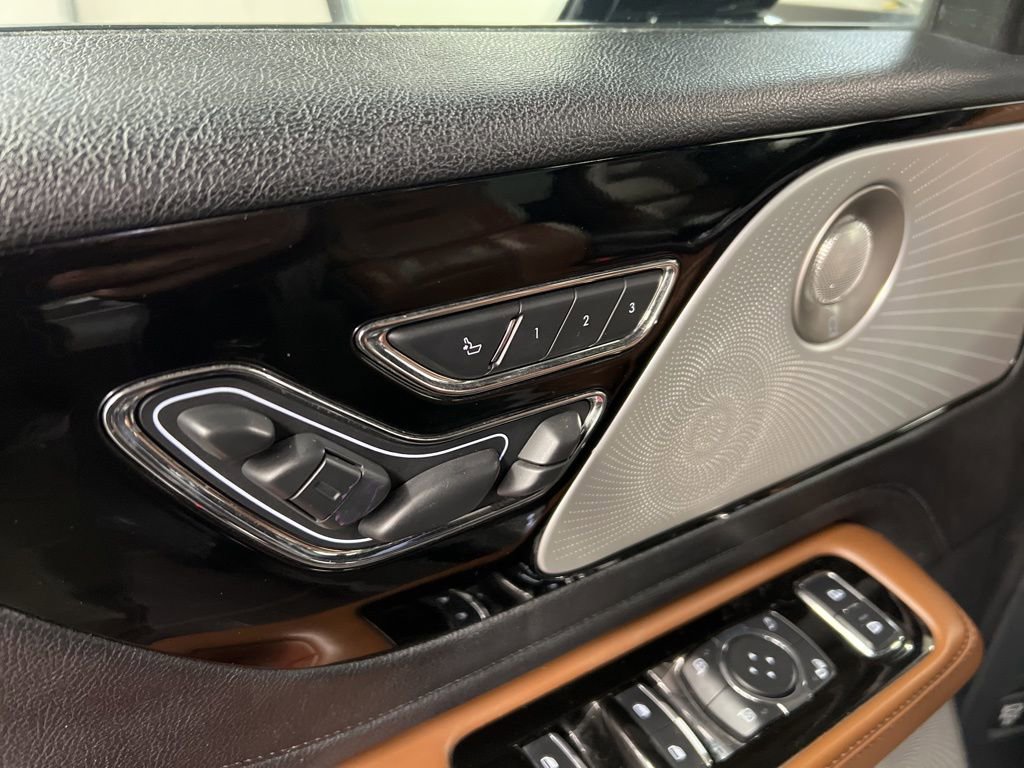 Used 2021 Lincoln Aviator Reserve w/ Equipment Group 210A AWD/4WD image 29