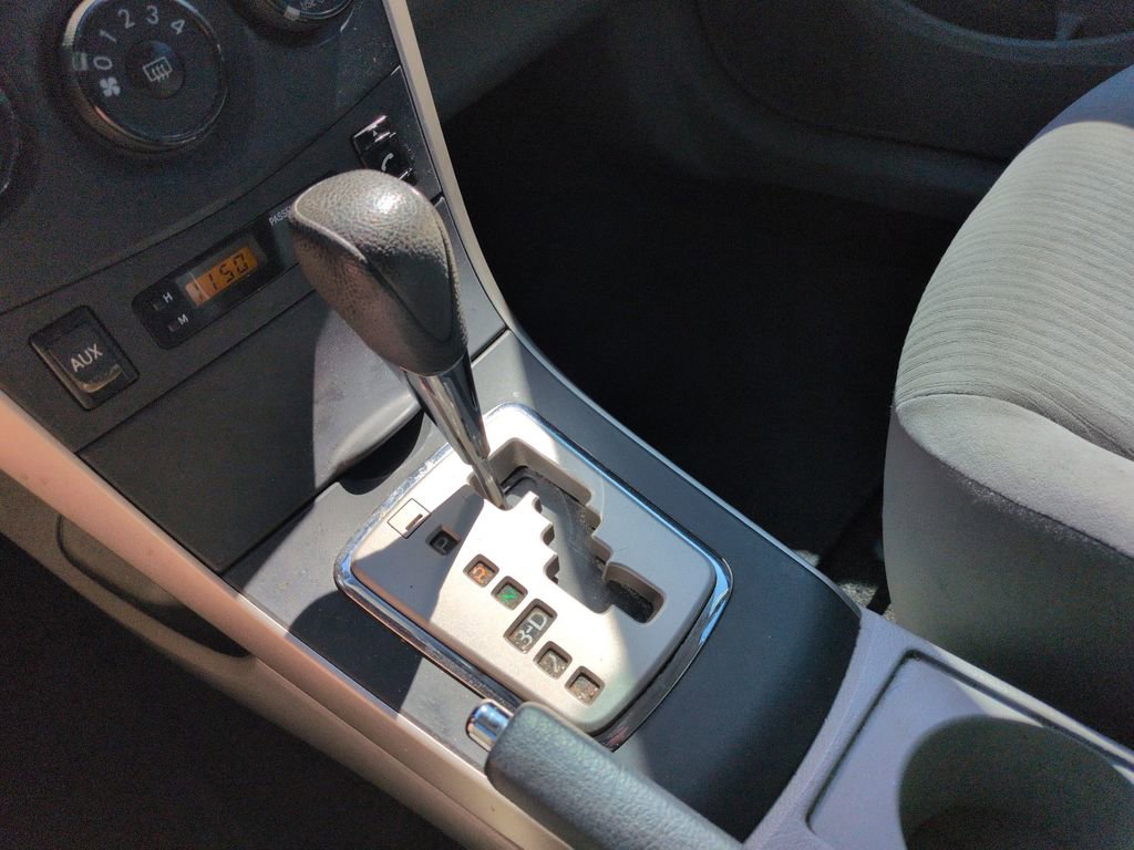 Used 2010 Toyota Corolla LE FWD image 24