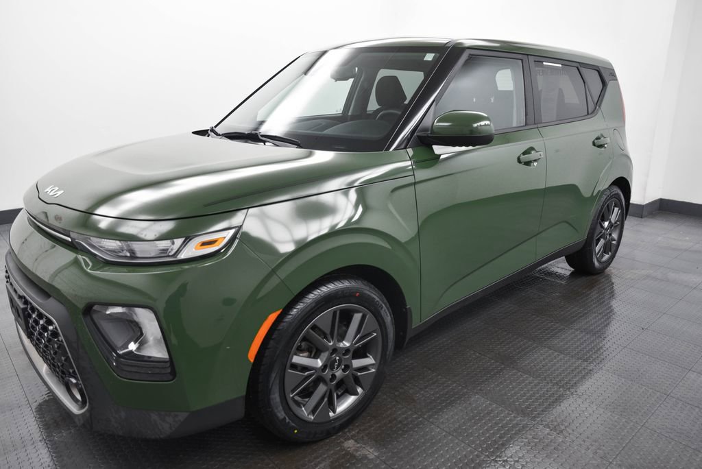 Used 2022 Kia Soul EX image 3