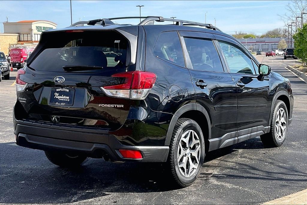 Used 2020 Subaru Forester Premium AWD/4WD image 16