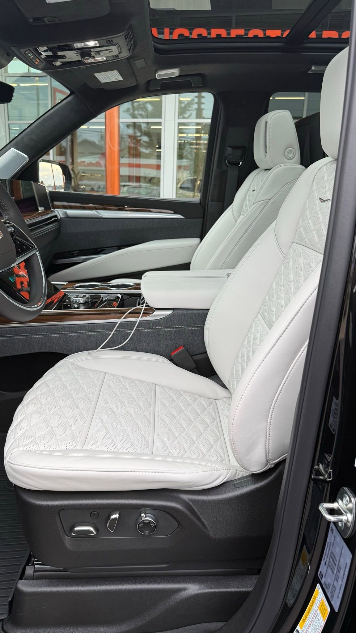 Used 2026 Cadillac Escalade Platinum Sport w/ LPO, ONYX Package AWD/4WD image 14