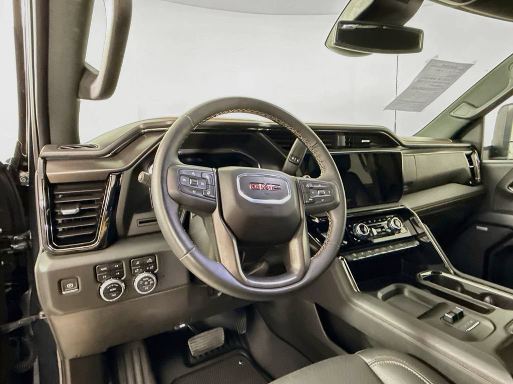Used 2025 GMC Sierra 2500 AT4 AWD/4WD image 9
