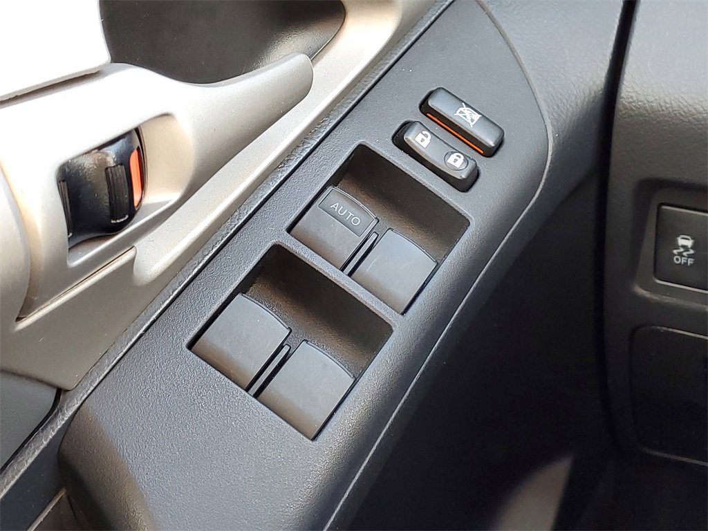 Used 2009 Pontiac Vibe GT image 16