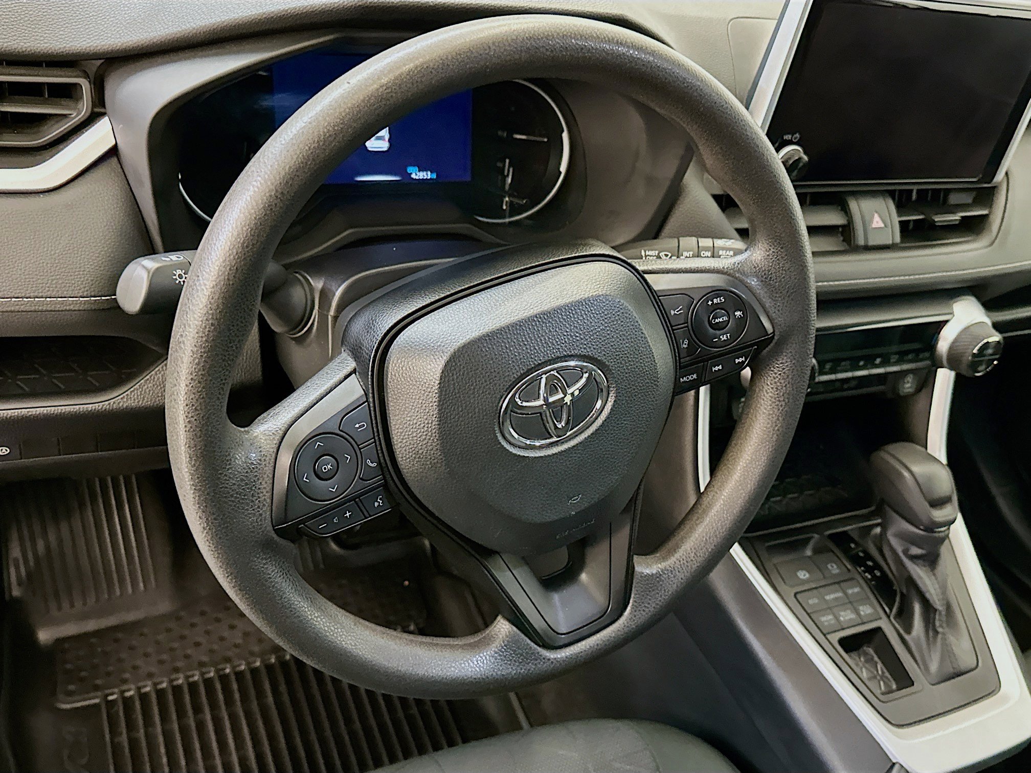 Used 2024 Toyota RAV4 XLE image 18