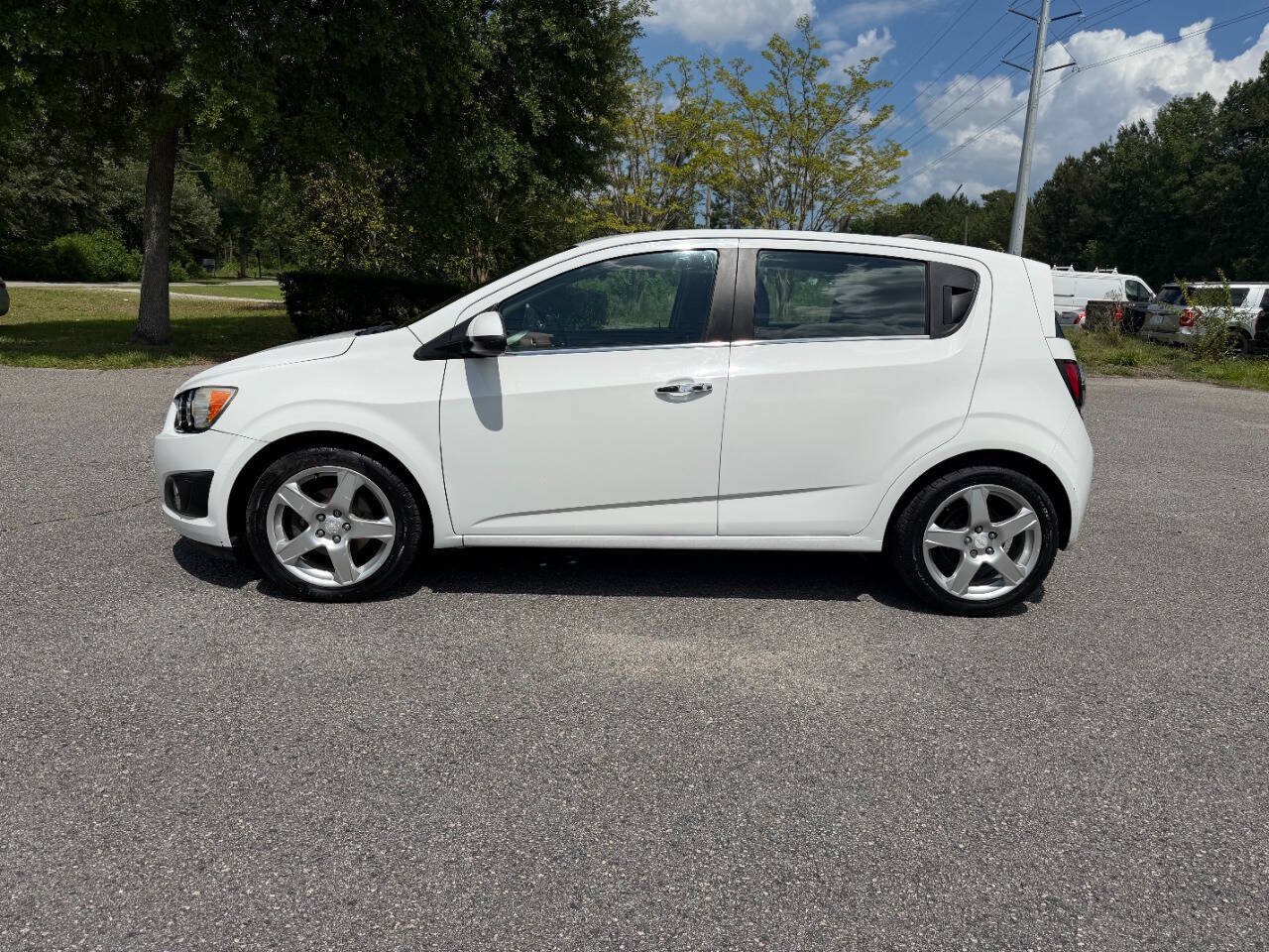 Used 2015 Chevrolet Sonic LTZ FWD image 3