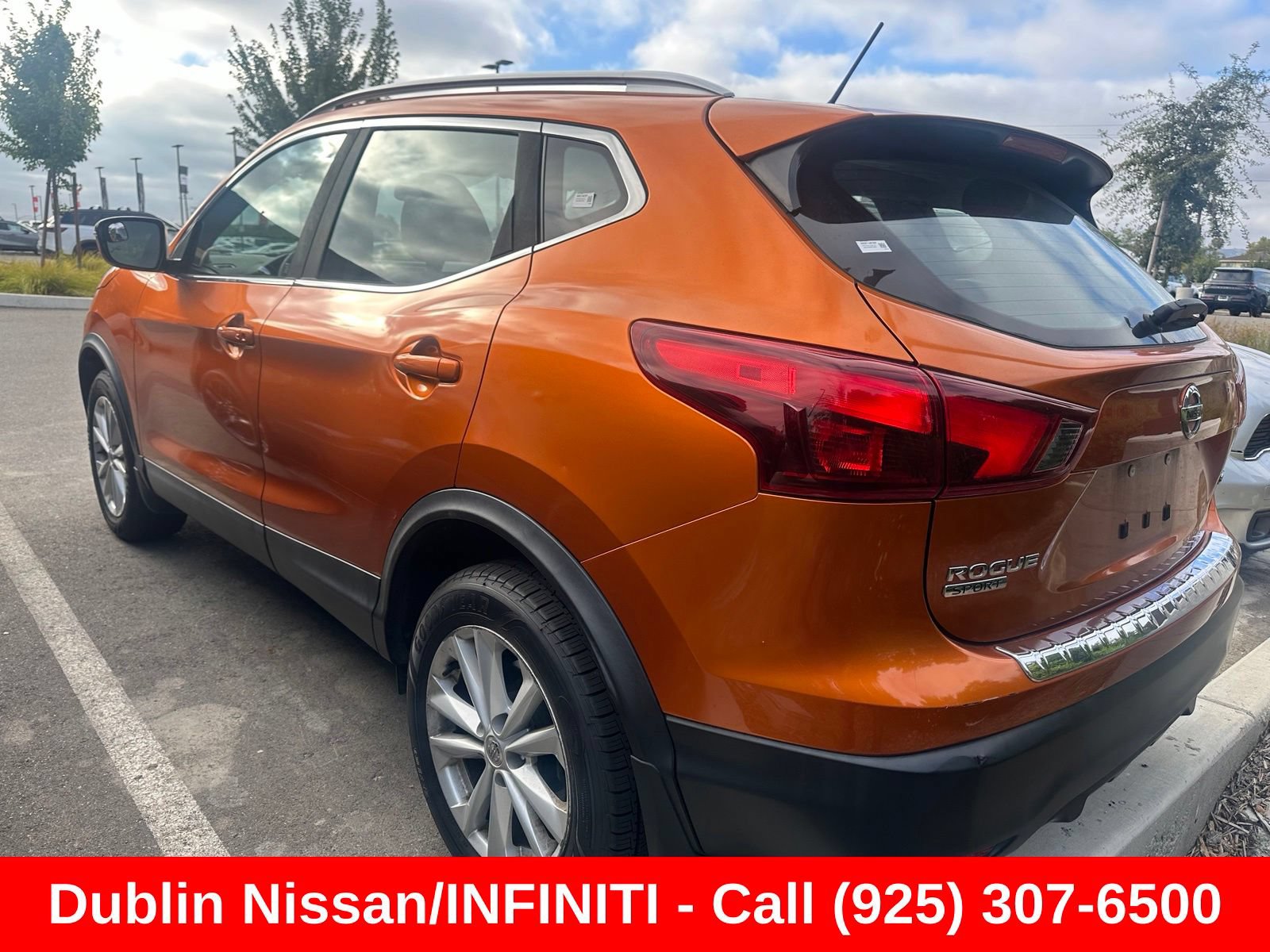 Used 2017 Nissan Rogue Sport SV AWD/4WD image 4