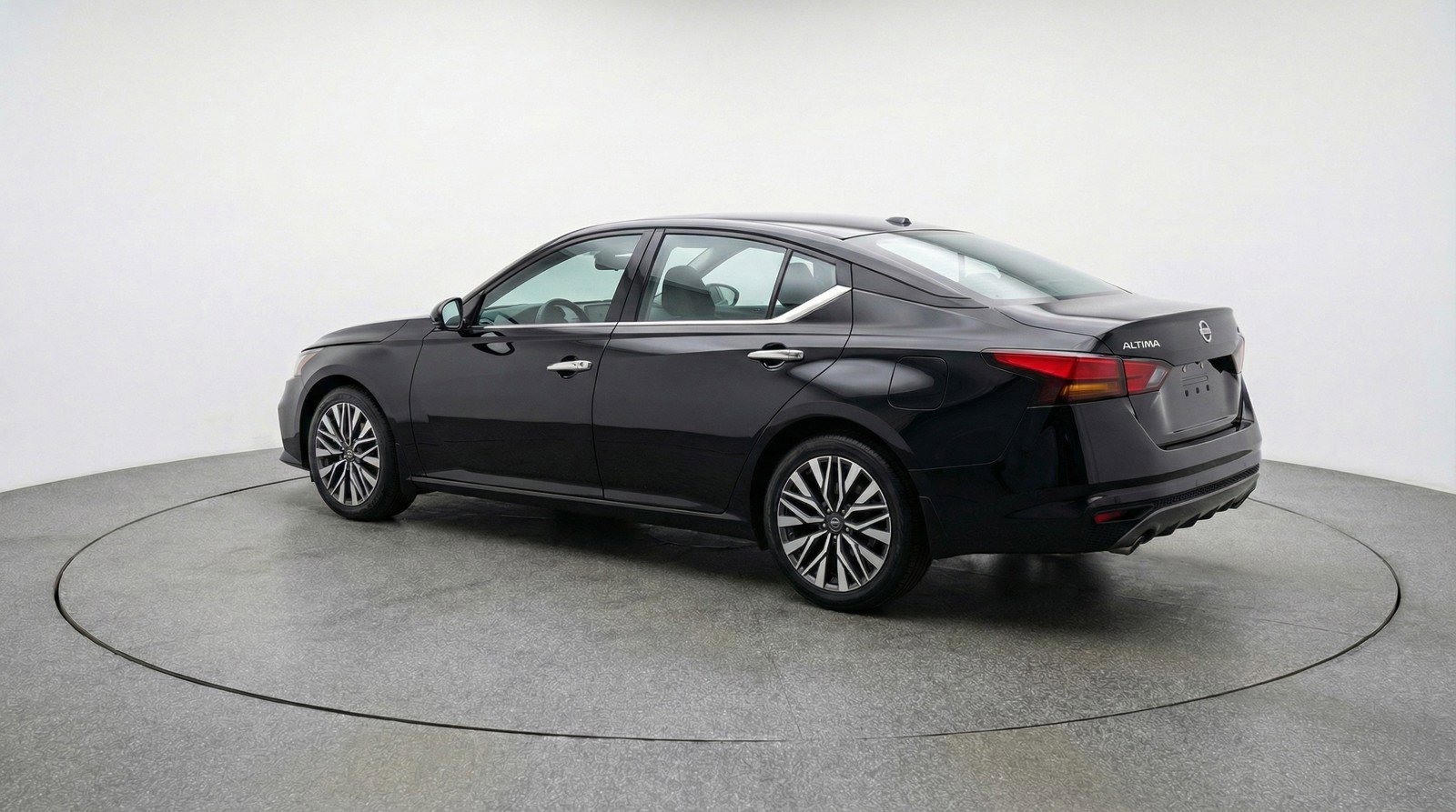 Used 2025 Nissan Altima 2.5 SV image 6