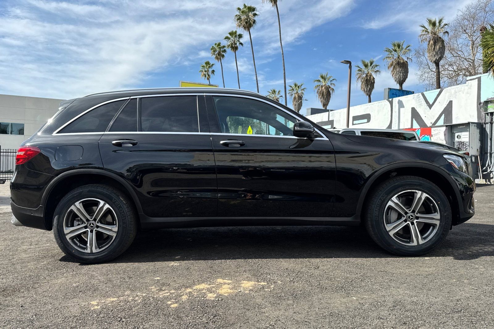 Used 2018 Mercedes-Benz GLC 300 4MATIC image 3