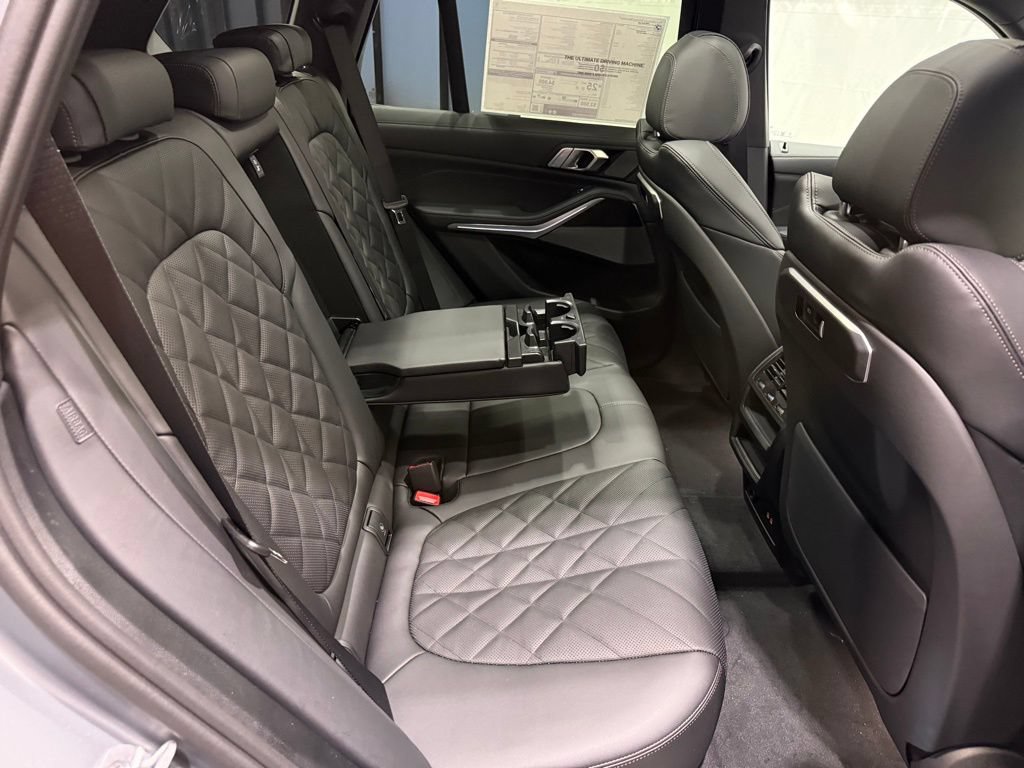Used 2026 BMW X5 xDrive40i w/ M Sport Package AWD/4WD image 23