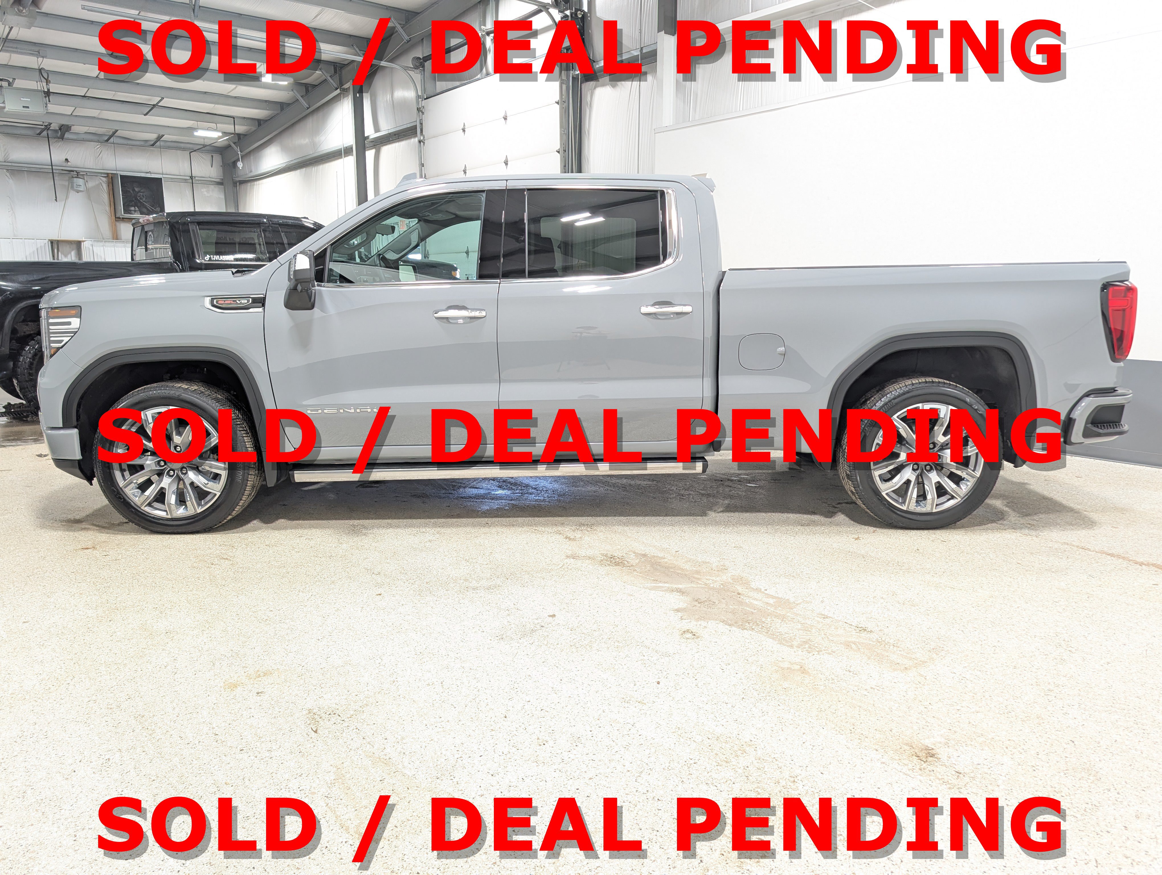 Used 2025 GMC Sierra 1500 Denali w/ Denali Reserve Package AWD/4WD image 6