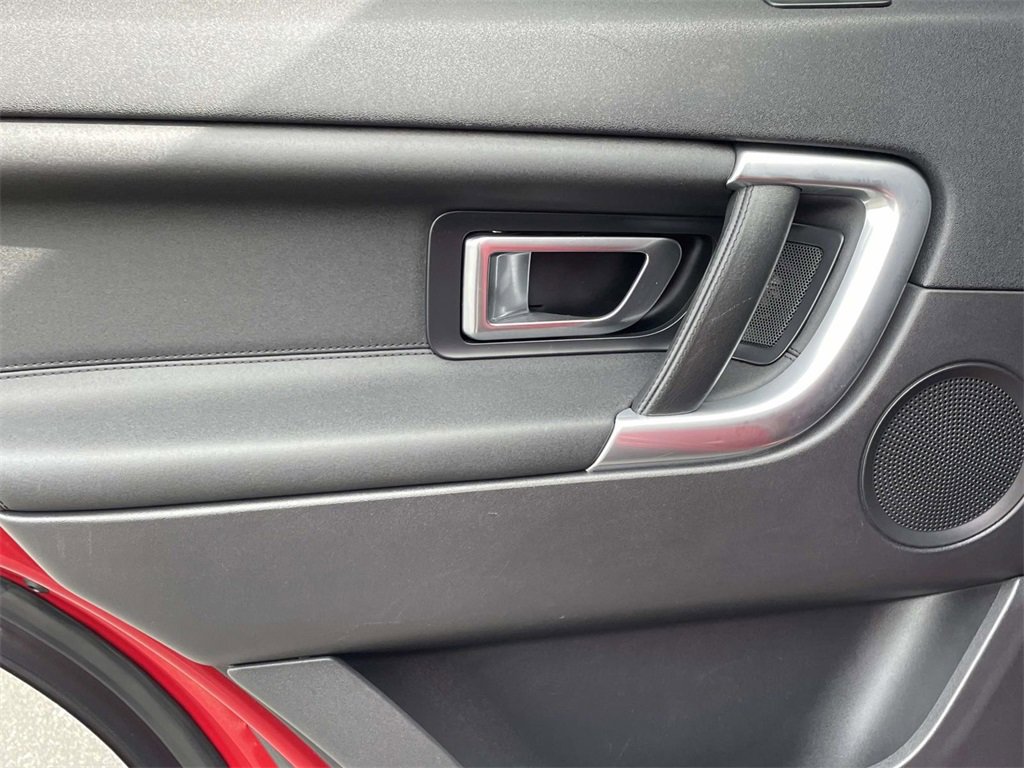 Used 2015 Land Rover Discovery Sport HSE image 11