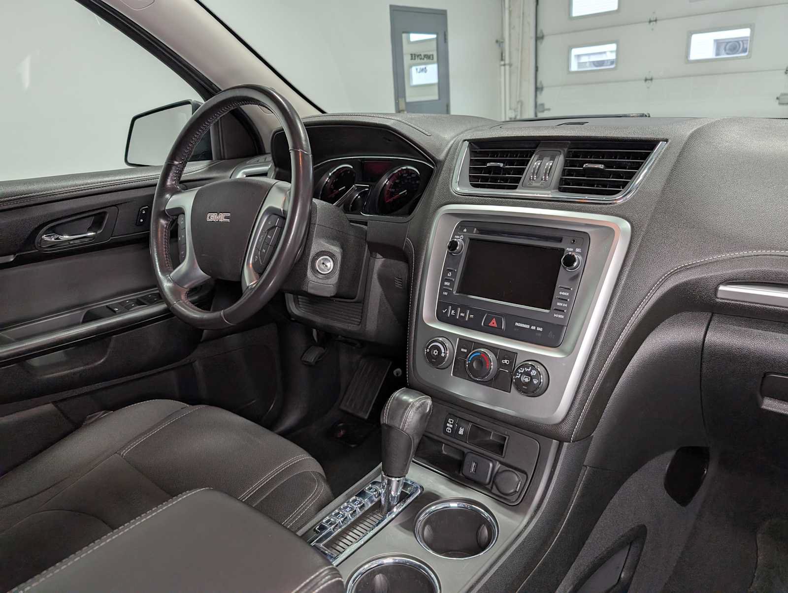 Used 2015 GMC Acadia SLE AWD/4WD image 39
