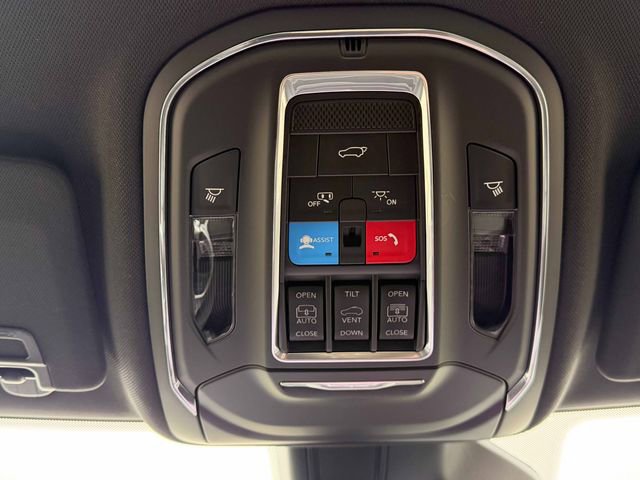 Used 2025 Jeep Grand Cherokee Limited w/ Trailer Tow Package AWD/4WD image 38