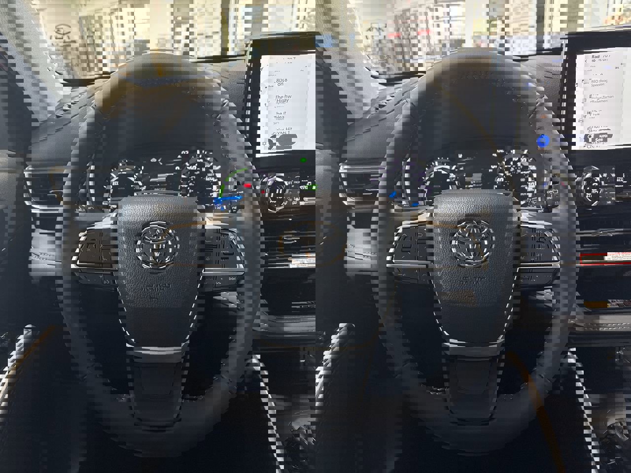 New 2026 Toyota Highlander XLE image 14