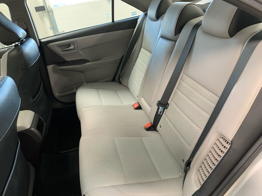 Used 2017 Toyota Camry SE w/ Moonroof Package image 22