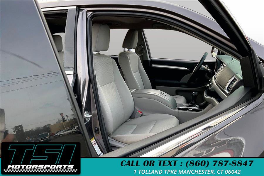 Used 2016 Toyota Highlander LE AWD/4WD image 7