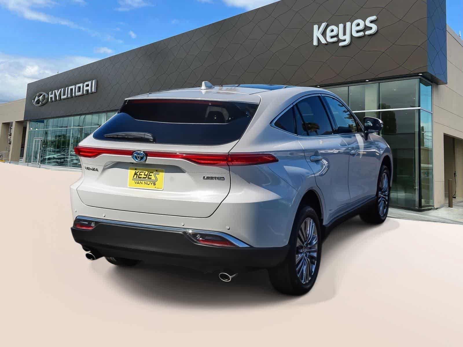Used 2023 Toyota Venza Limited AWD/4WD image 4