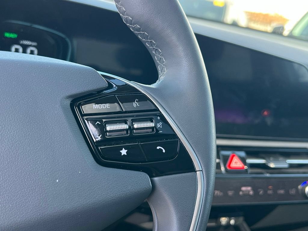 Certified 2024 Kia Niro FWD image 21