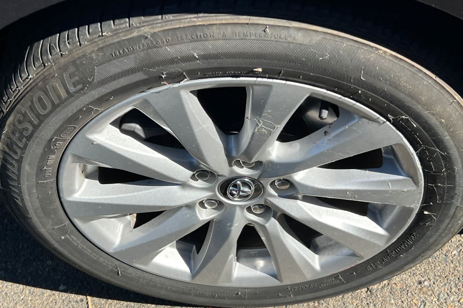 Used 2020 Toyota Camry LE w/ Convenience Package FWD image 17