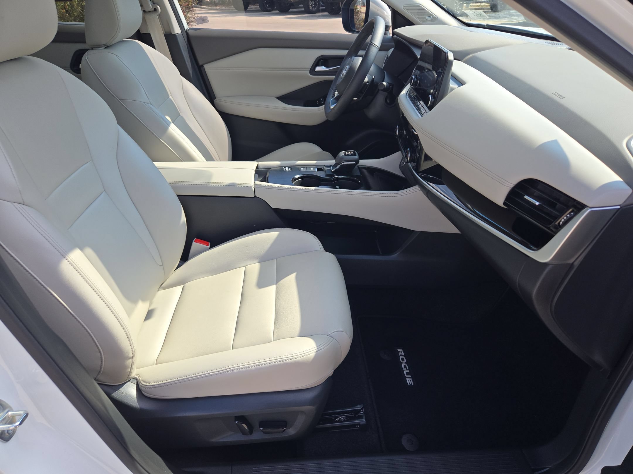 Used 2023 Nissan Rogue SL w/ SL Premium Package FWD image 30