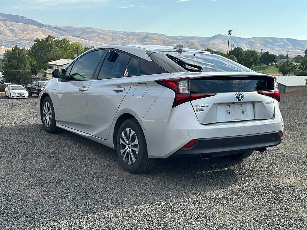 Certified 2021 Toyota Prius LE AWD/4WD image 4