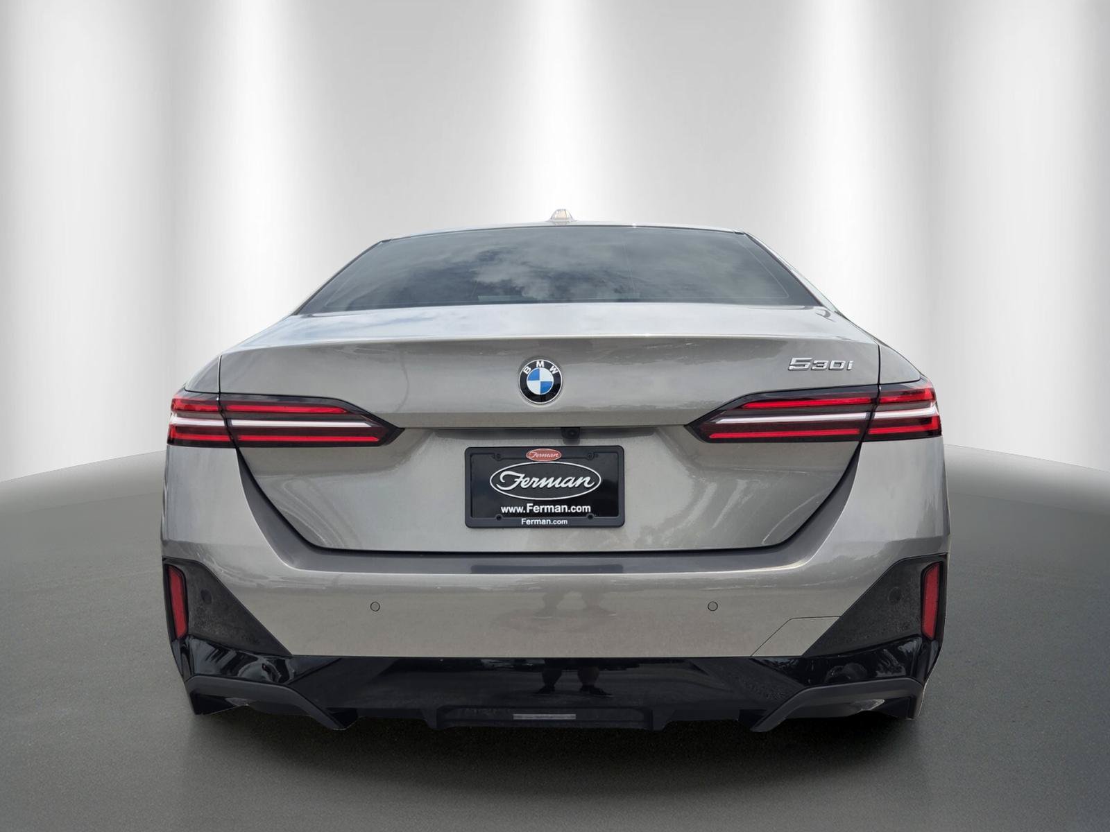 Used 2026 BMW 530i w/ M Sport Package RWD image 6