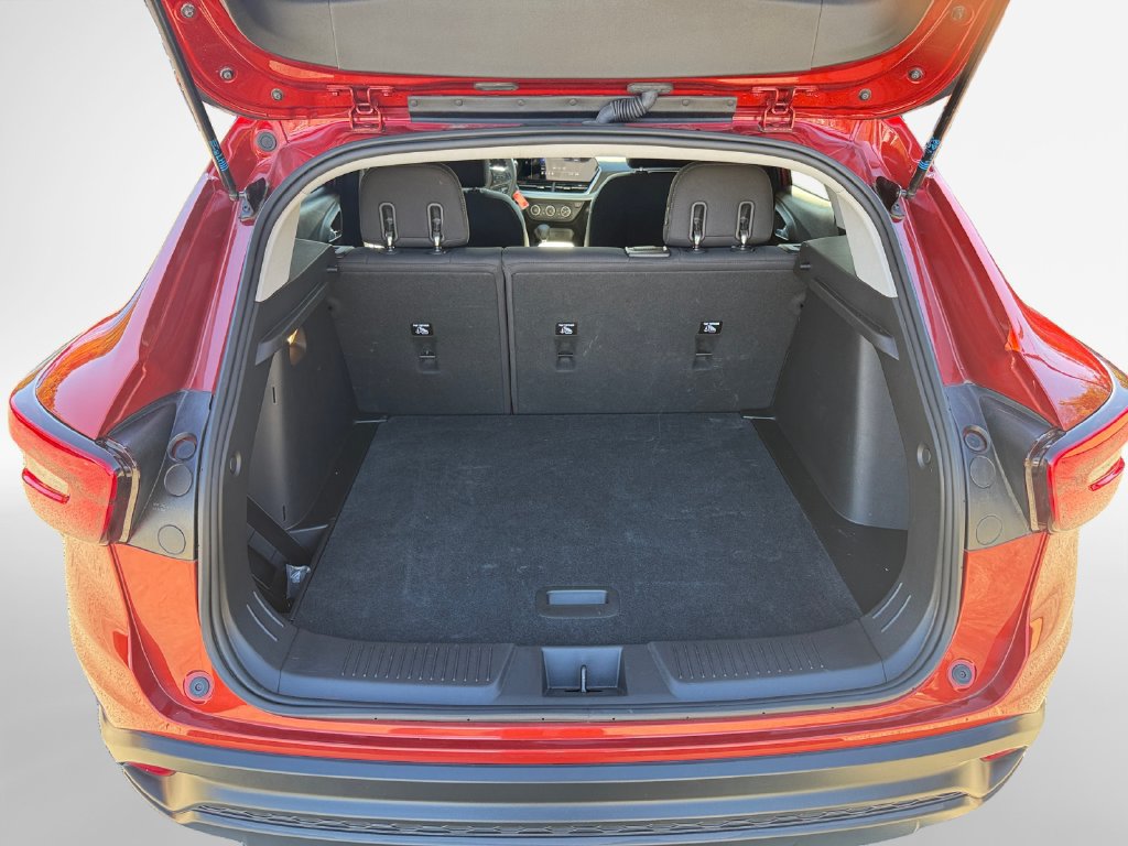 Used 2024 Chevrolet Trax LS w/ LS Convenience Package FWD image 24