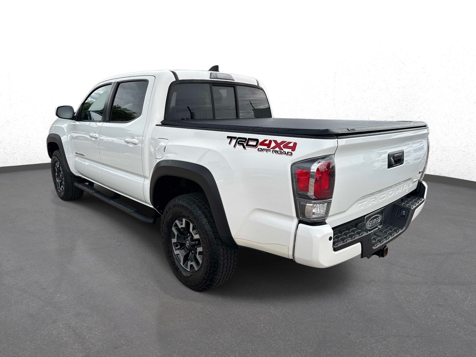 Used 2022 Toyota Tacoma TRD Off-Road w/ Technology Package AWD/4WD image 5