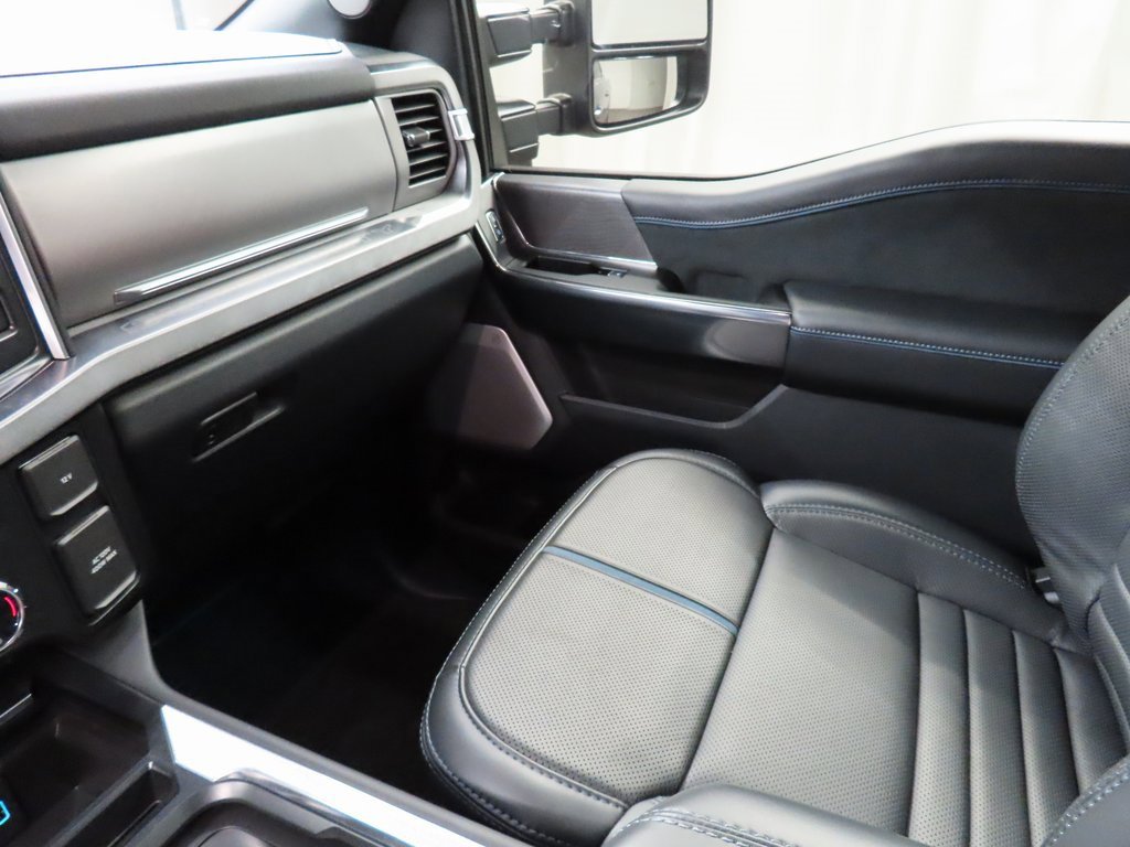 Used 2025 Ford F250 Platinum image 32
