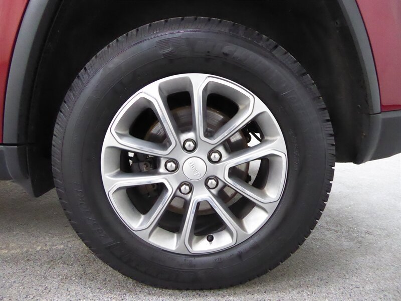 Used 2014 Jeep Grand Cherokee Limited w/ Trailer Tow Group IV AWD/4WD image 34