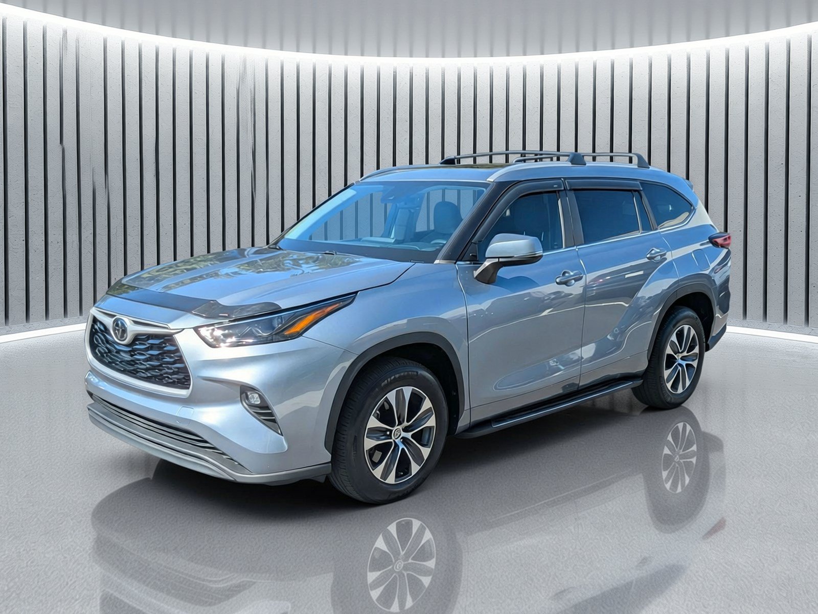 Used 2023 Toyota Highlander XLE FWD image 11