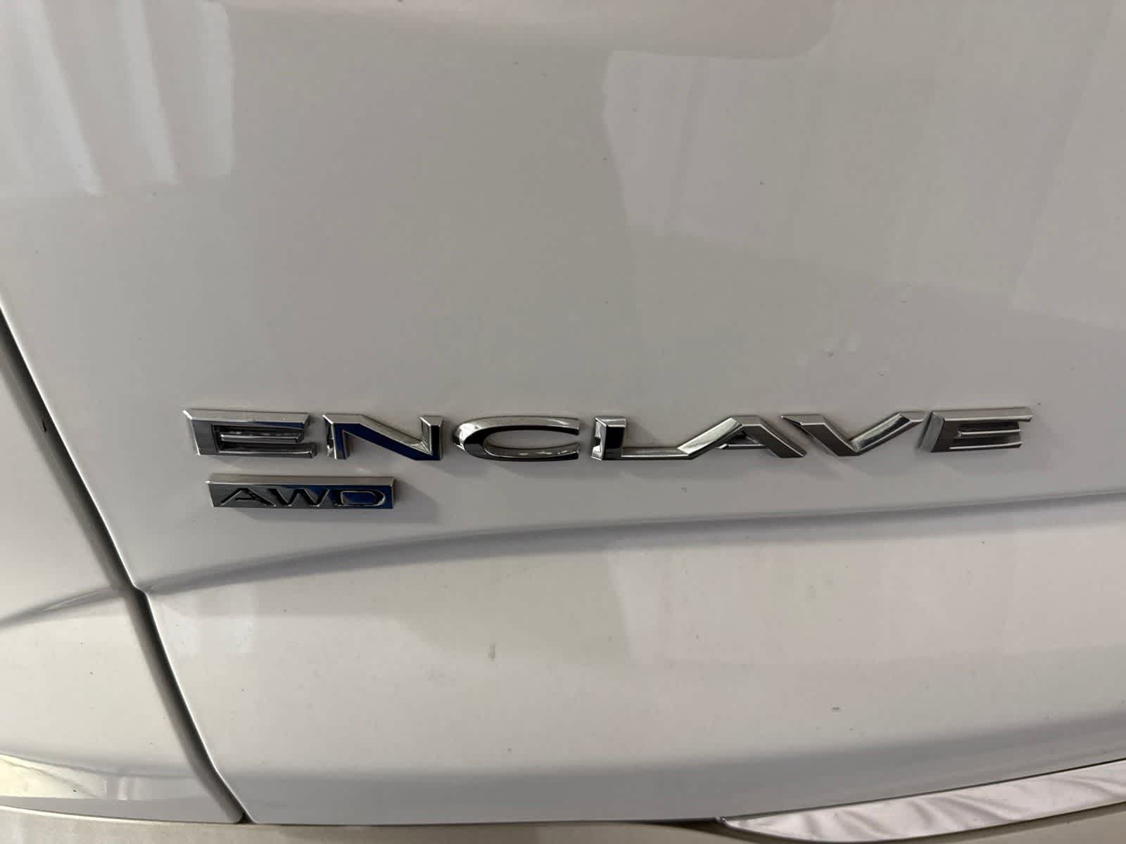 Used 2020 Buick Enclave Essence w/ Sound and Sites Package AWD/4WD image 13