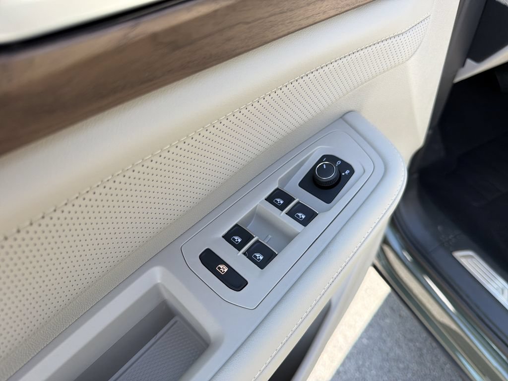 New 2026 Volkswagen Atlas SE FWD image 25