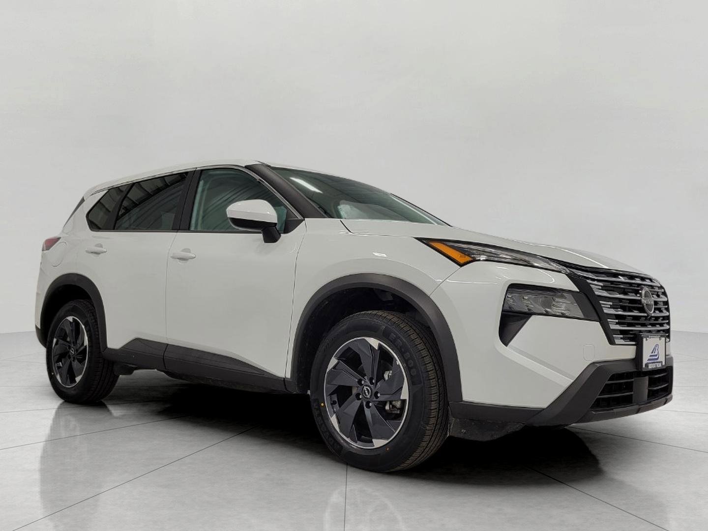 Used 2025 Nissan Rogue SV image 1