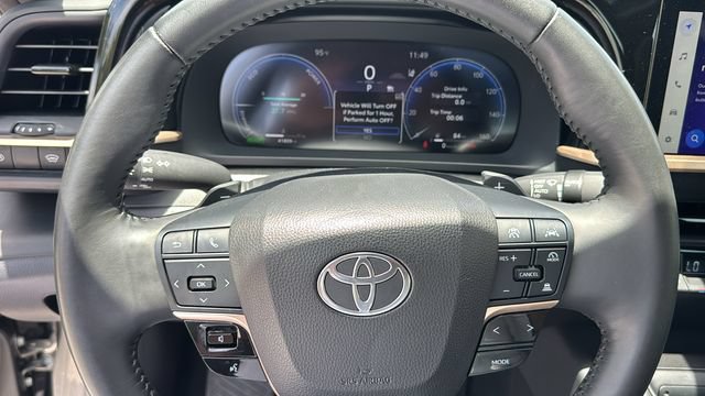 Used 2023 Toyota Crown Platinum AWD/4WD image 9