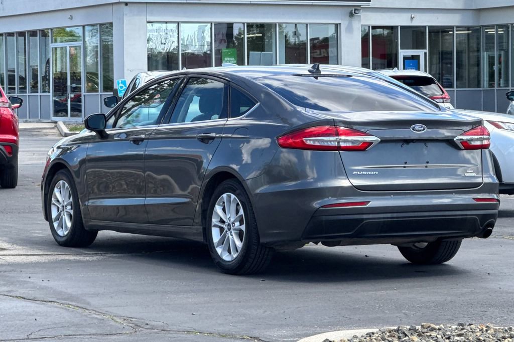 Used 2019 Ford Fusion SE FWD image 6